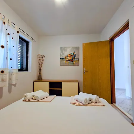 Robinson Edita 招待所