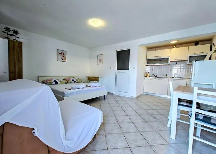 Robinson Edita 3* Bogomolje