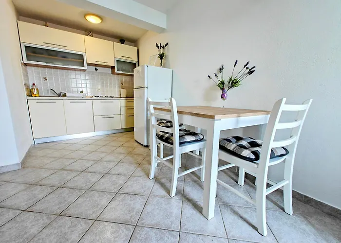 Robinson Edita Гостевой дом Bogomolje