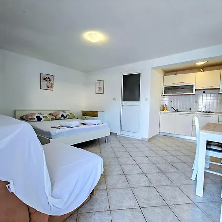 Robinson Edita 3* Bogomolje